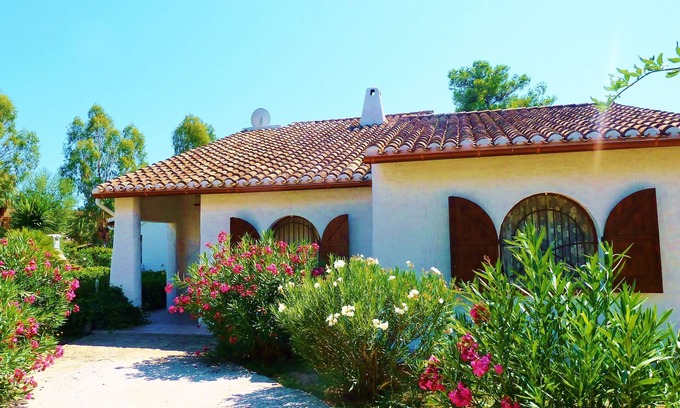 Capitana Villa | BEAUTIFUL VILLA - LARGE GARDEN-POOL-100m FROM THE SEA-VICINITY TO ALL BEACHES