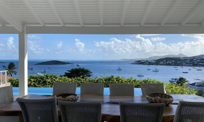 Cul de Sac Villa | Beautiful Villa - 4 bedrooms - infinite pool and ocean view