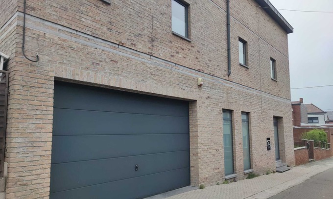 Montignies-sur-Sambre Villa | Beautiful Villa 8 bedrooms/20 people, for your parties, reunions, seminars or large families.