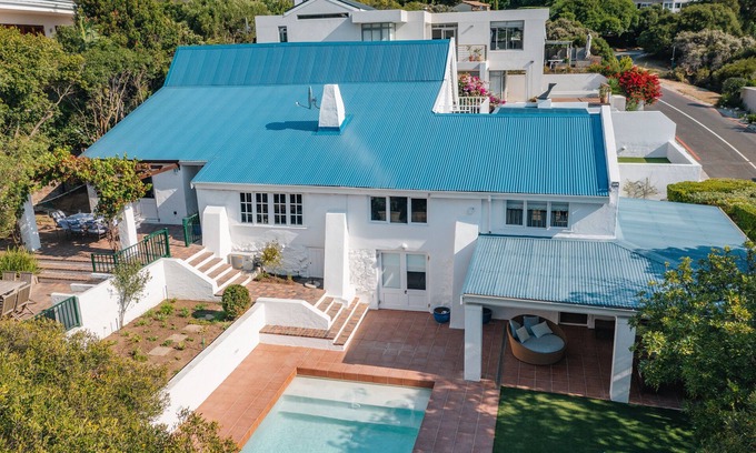 Hout Bay Villa | Beautiful Villa at the Beach