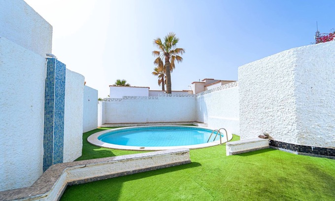 Poris de Abona Villa | Beautiful Villa Duque with Pool in Poris Abona and Parking