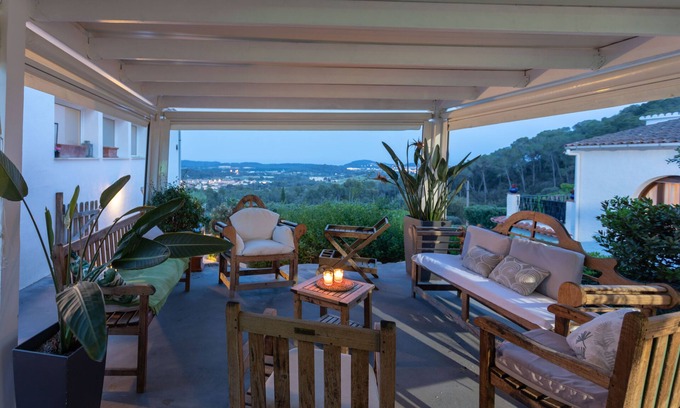 Vall-Llobrega House | Beautiful villa in a quiet area with stunning views over the valley
