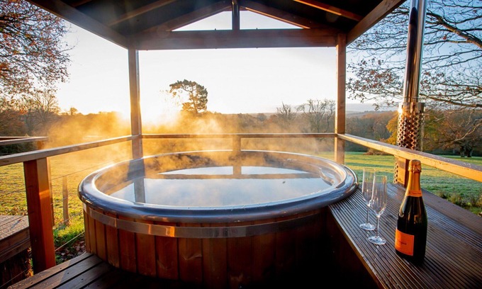 Chiddingstone Hoath House | Beautiful villa for 4 guests with WIFI and parking