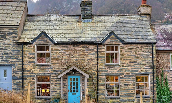 Dolwyddelan House | Beautiful villa for 6 people with WIFI, pets allowed and parking