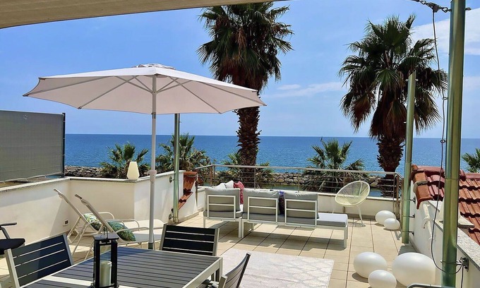 Riva Ligure House | Beautiful villa for 7 people with WIFI, A/C, TV, terrace and parking