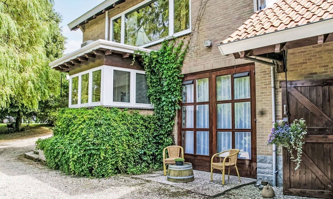 Wissenkerke Villa | Beautiful villa for 4 people with WIFI, TV, terrace, pets allowed and parking