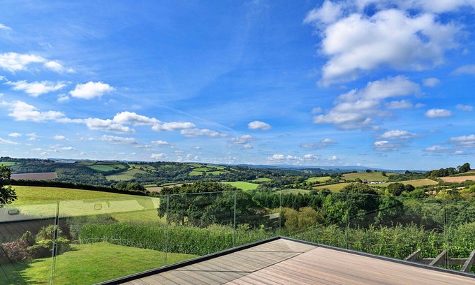 Newton Saint Cyres House | Beautiful villa for 10 people with WIFI, terrace, pets allowed and parking