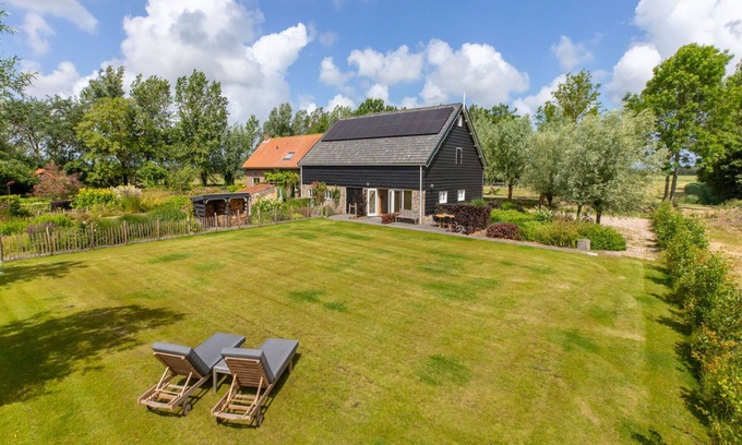 Grijpskerke House | Beautiful villa for 4 guests with WIFI, TV, terrace, panoramic view and parking