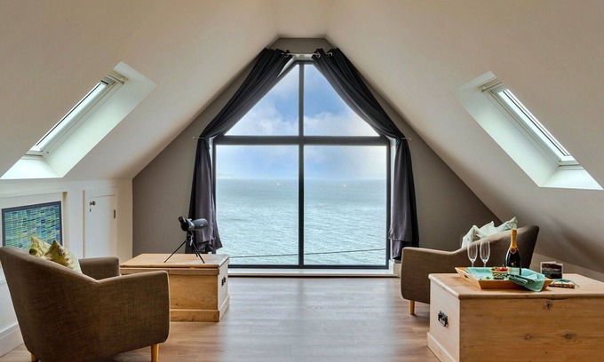 Mousehole House | Beautiful villa for 8 guests with WIFI, terrace and parking