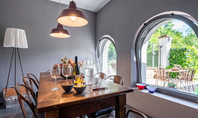 Asti House | Beautiful villa for 9 guests with WIFI, TV, pets allowed and parking