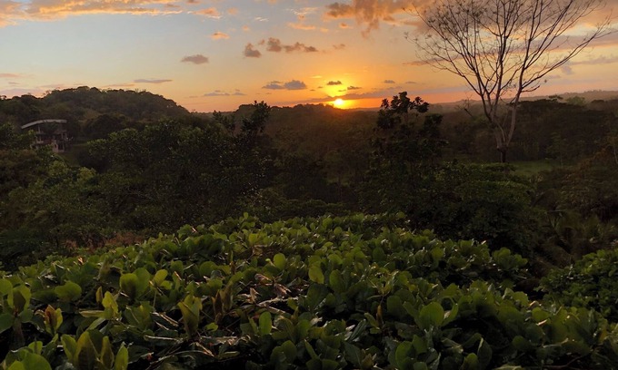 Quepos Villa | Beautiful villa in the middle of paradise - quiet and private yet not too remote