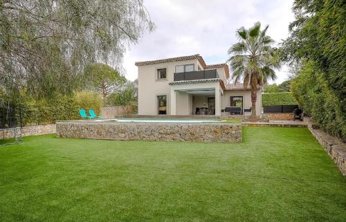 Mougins Villa | Beautiful Villa Mougins quiet heated pool