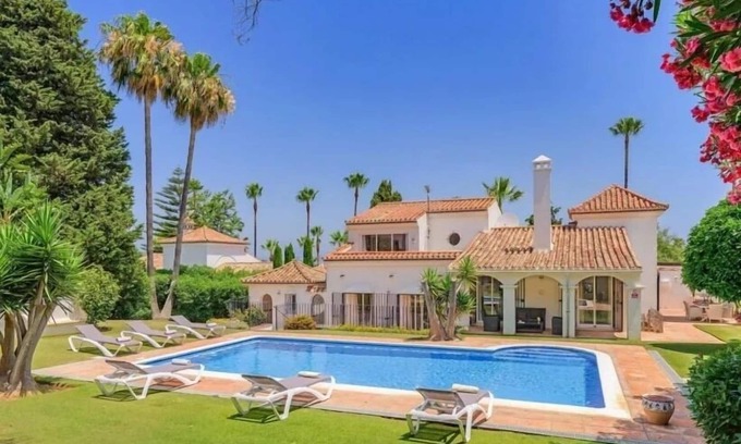 Sotogrande Villa | Beautiful Villa set in a quiet cul-de-sac close to all amenities
