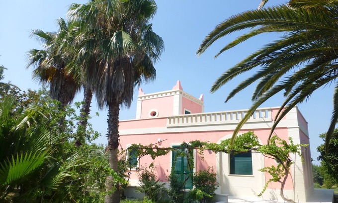 Cutrofiano Villa | Beautiful Villa with pool and garden, luxury and very romantic, near Galatina