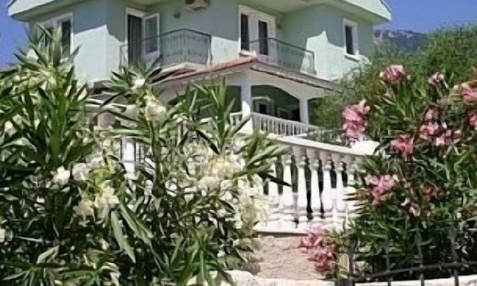 Oludeniz Villa | Beautiful Villa with Private Pool, sleeps 9.
