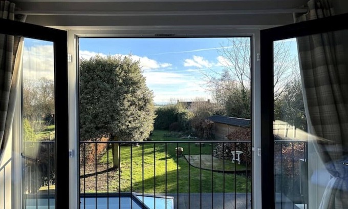 Pottersbury House | Beautiful Village Property