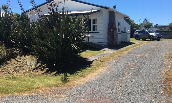National Park Village House | Beautiful Volcanic Plateau-NationalPark-(Waimarino) Bear Mountain Lodge