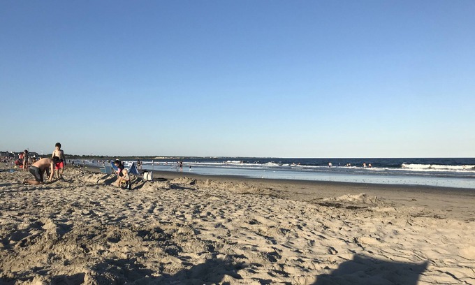 Matunuck House | Beautiful Waterfront home! Panoramic Deck. Walk to beach!