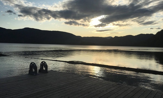 Youbou House | Beautiful Waterfront Retreat in Lake Cowichan