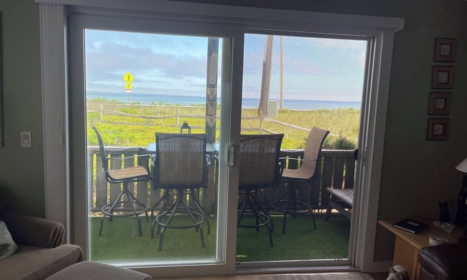 Provincetown Condo | Beautiful Waterfront Getaway with Great Views of Cape Cod Bay