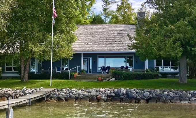 Petoskey Cottage | Beautiful waterfront cottage on the West Arm with fabulous sunsets.