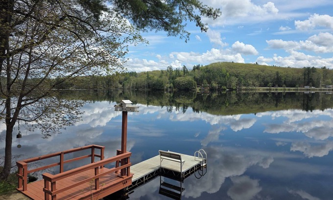 Rindge Cottage | Beautiful Waterfront Cottage With a HOT TUB For Your Family Getaway!