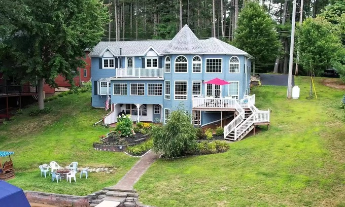 Colton House | Beautiful Waterfront Home in Colton Near Local Colleges