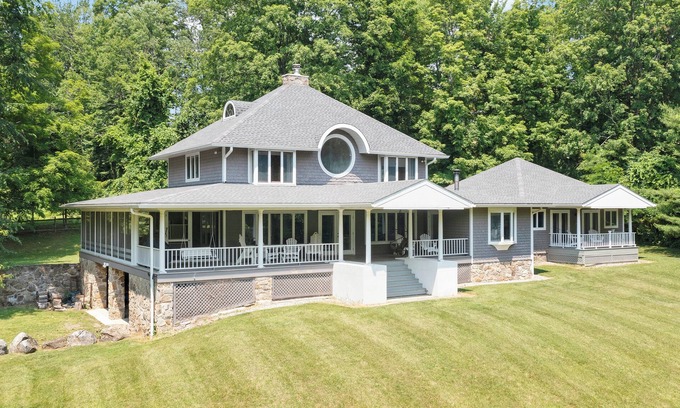 Copake House | Beautiful Waterfront Home in the Foothills of the Berkshires