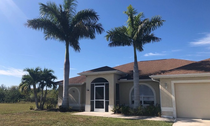 Burnt Store House | Beautiful Waterfront 3 Bedroom Villa with Heated Pool and Spa, Sleeps 6