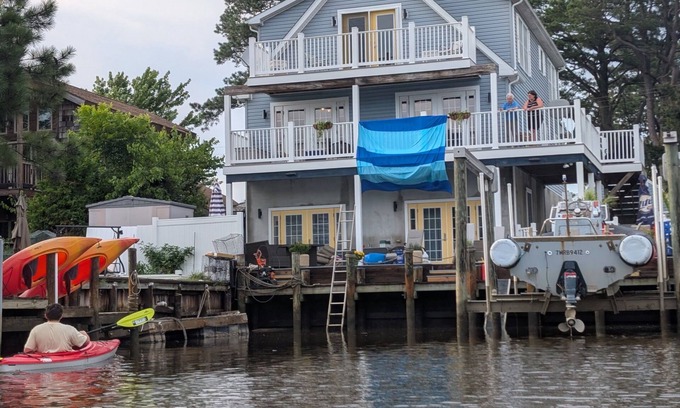 Cedar Neck House | Beautiful waterfront 5br/2banOptional boat rental