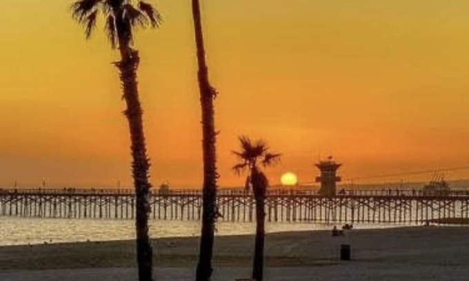 Old Towne Apartment | Beautiful Waterfront Seal Beach Rental
