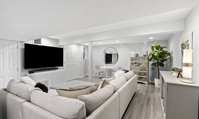 Water Mill Condo | Beautiful Waterfront Condo