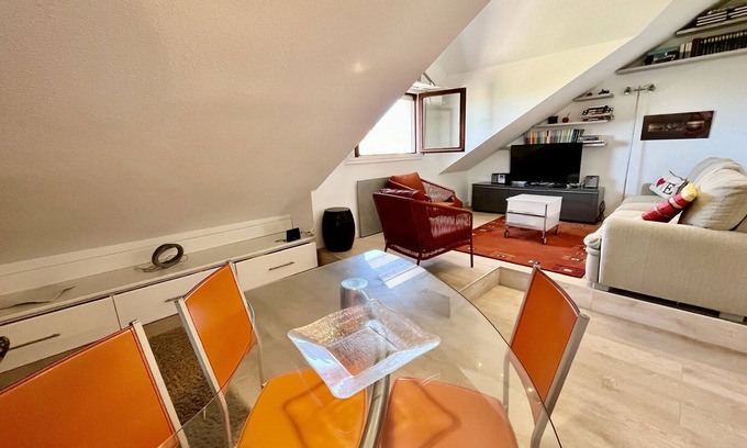 Somo Apartment | Beautifull and calm beach apartment with sea views, beach just in front