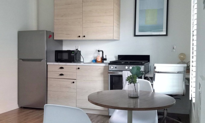 Prescott Apartment | Beautifull Renovated Designer Staged Studio Close to Bart and Prescott Market
