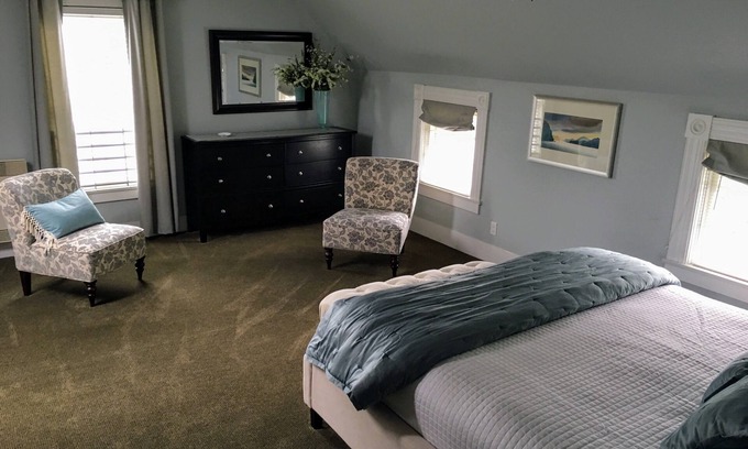 Friday Harbor Condo | Beautifully Appointed 2 Bedroom Condo in the Heart of Friday Harbor.