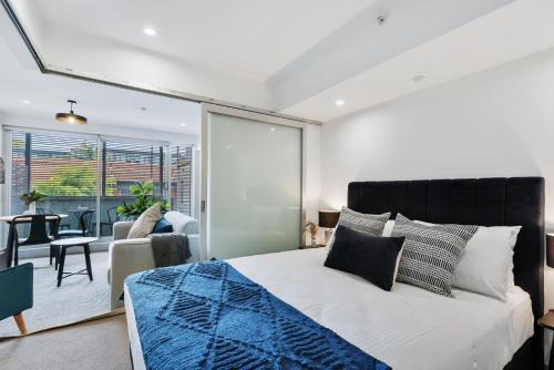 St Kilda Apartment | Beautifully Cosy St Kilda Apartment