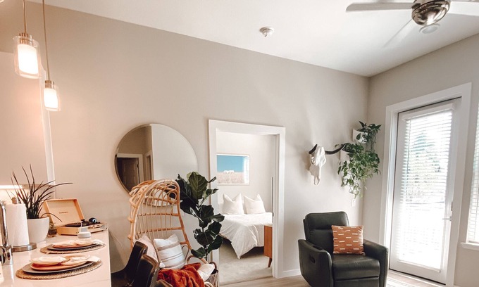 North Westminster Apartment | Beautifully decorated boho chic 1 bedroom apt w/ resort amenities!