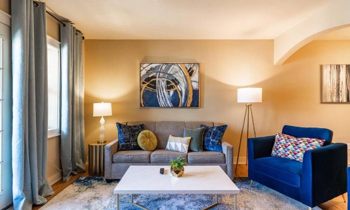 West Plaza Apartment | Beautifully Decorated Plaza Condo 1