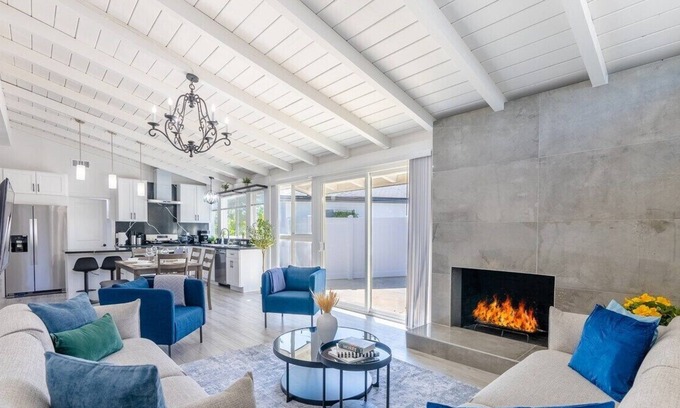 Winnetka House | Beautifully Designed 3BR/3BA Home - Pet Friendly!