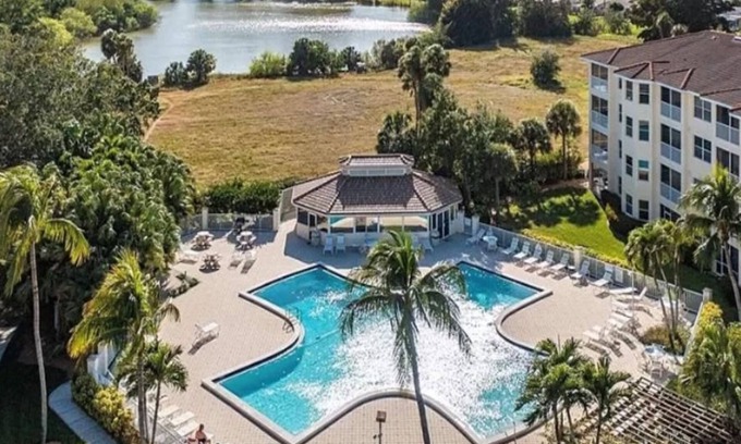 Caloosahatchee Condo | Beautifully Designer Inspired Condo with Park-Like Setting in Banyan Trace