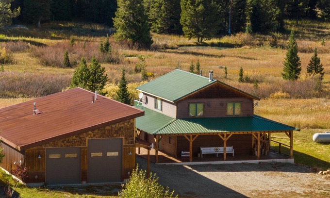 Lazy Acres House | Beautifully Done Family Home Lazy Acres- The Big House at Bunkhouse
