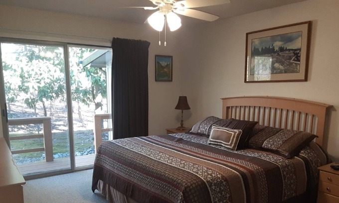 Hot Springs Village House | Beautifully Furnished Home With BBQ on the Deck - Unit 0062 by Redawning