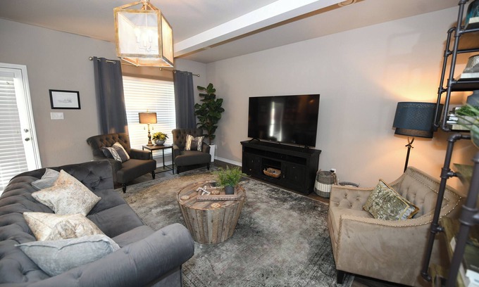 Wellborn House | Beautifully furnished townhome! Spacious Aggie retreat!