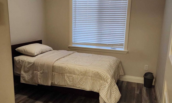 Terra Nova House | Beautifully furnished 4-bedroom, 3-bath home in a family-friendly location