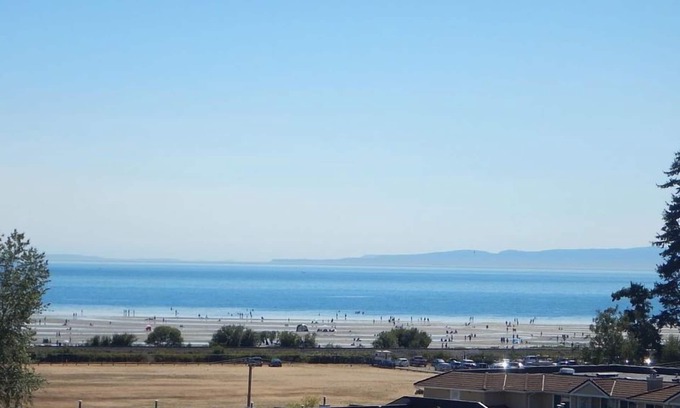 White Rock House | Beautifully furnished & equipped ocean view home in White Rock
