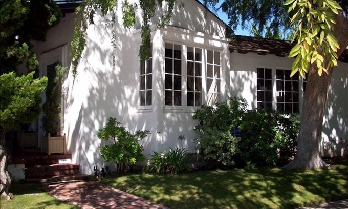 Village of La Jolla House | Beautifully furnished Classic cottage in the village