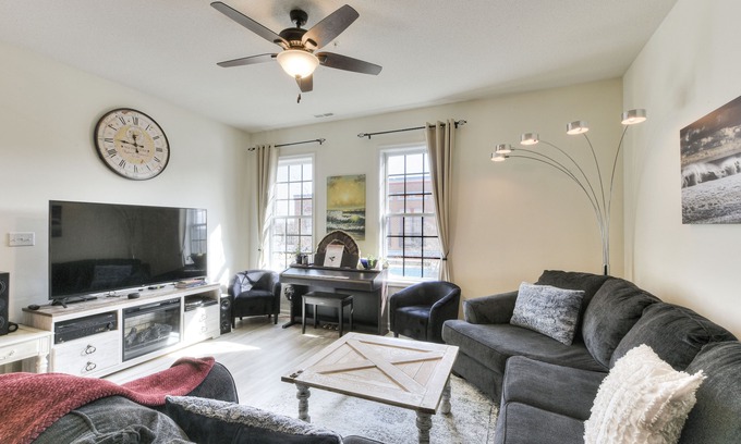 Villages of Five Points Condo | Beautifully Furnished Condo in Villages of Five Points