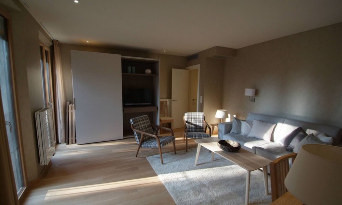 Barri Vell Apartment | Beautifully furnished luxury four bedroom apartment with a small garden and pool