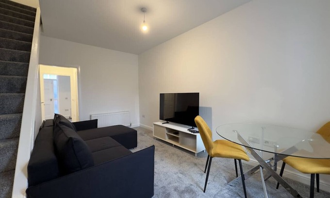 Airdrie Apartment | Beautifully renovated, modern 1 bedroom house