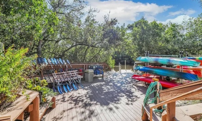 Bonita Springs Condo | Beautifully maintained condo in the Southbridge subdivision of Pelican Landing.
